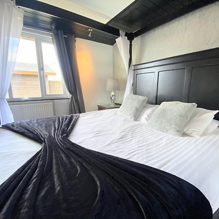Vila Ochil 9 With Private Hot Tub - Fife - Loch Leven - Lomond Hills - Pet Friendly Kelty Exteriér fotografie