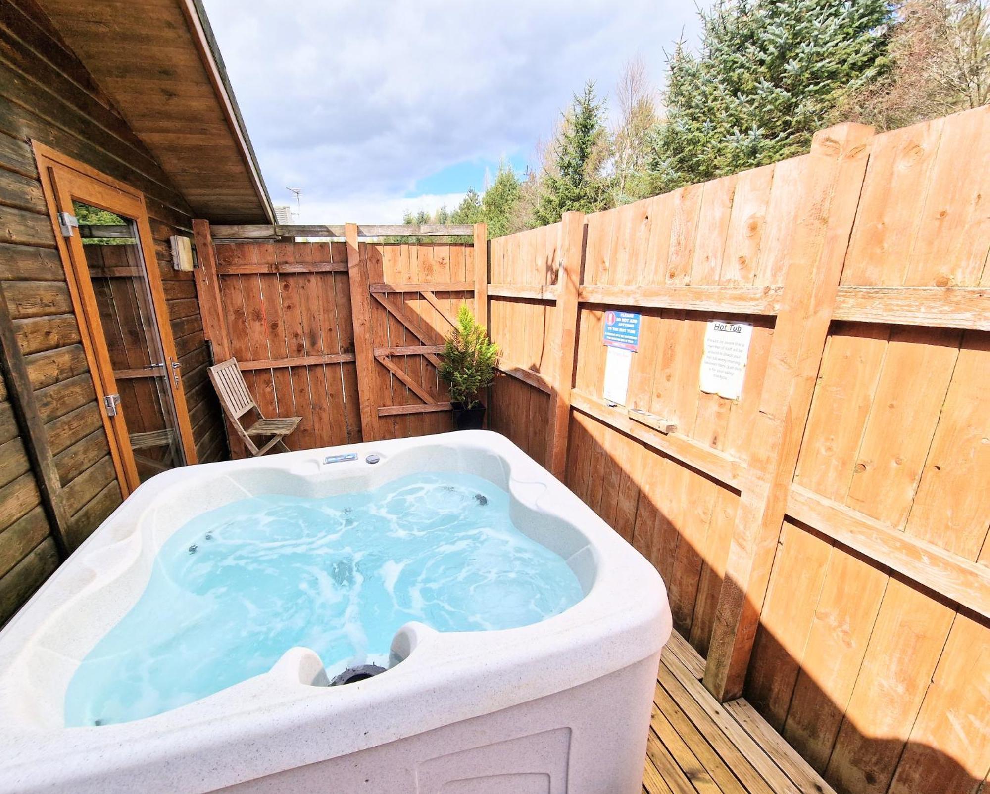 Vila Ochil 9 With Private Hot Tub - Fife - Loch Leven - Lomond Hills - Pet Friendly Kelty Exteriér fotografie
